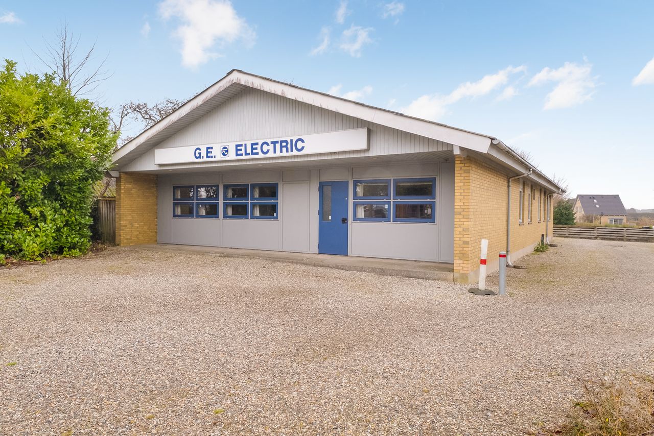 Ejendomsbillede 2 af 16