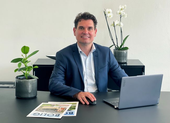 employee image