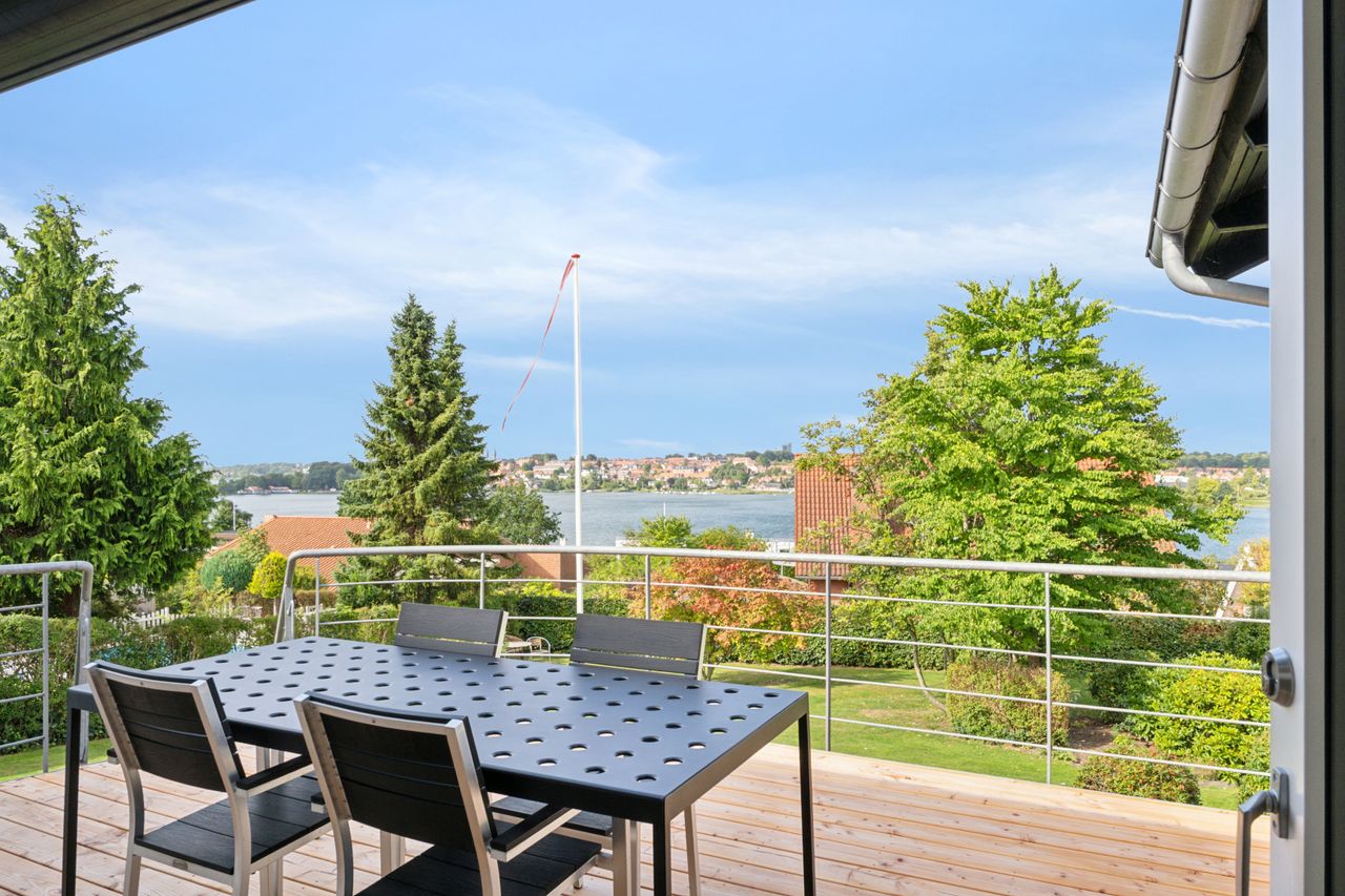 Ejendomsbillede 2 af 30