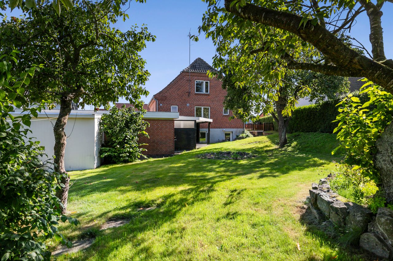 Ejendomsbillede 2 af 32