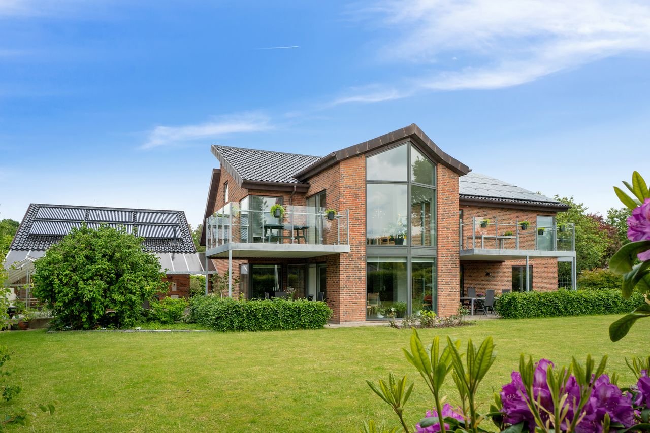 Ejendomsbillede 3 af 27