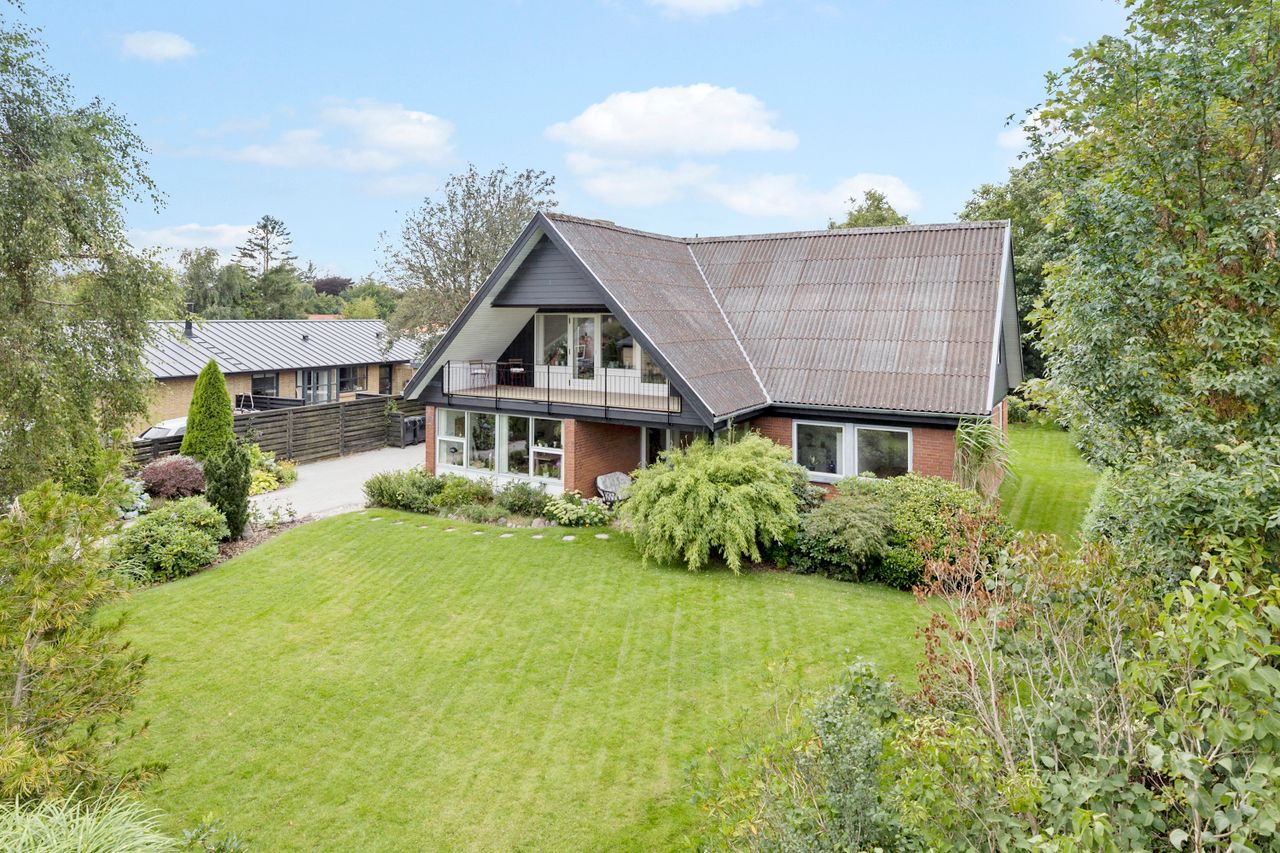 Ejendomsbillede 2 af 28