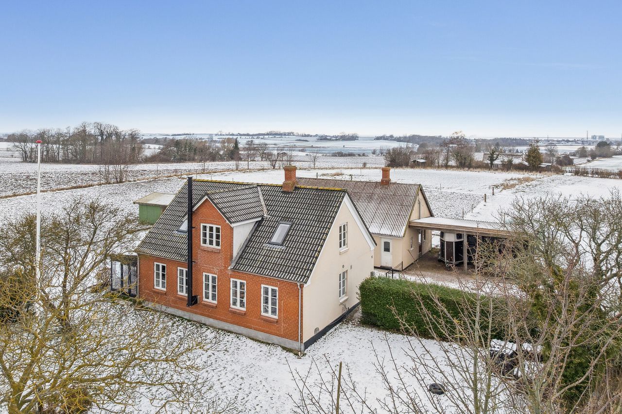 Ejendomsbillede 2 af 38