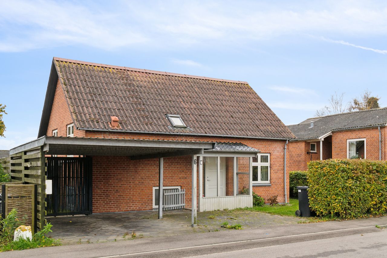 Ejendomsbillede 2 af 25