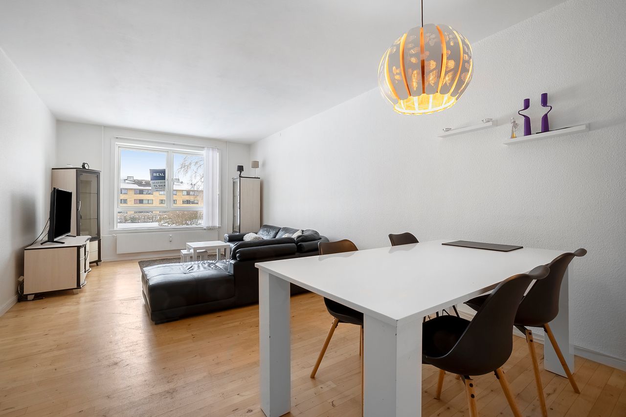 Ejendomsbillede 2 af 16