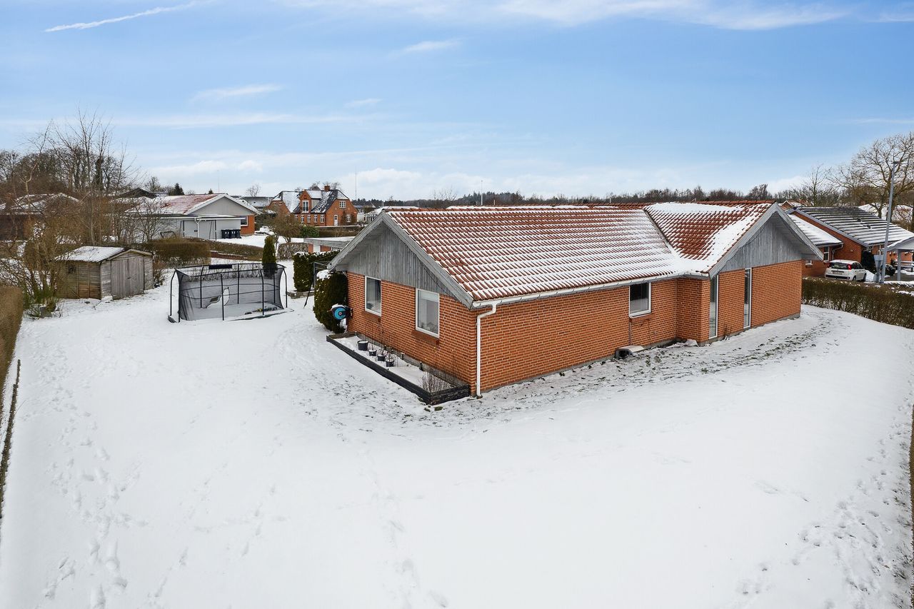 Ejendomsbillede 2 af 27