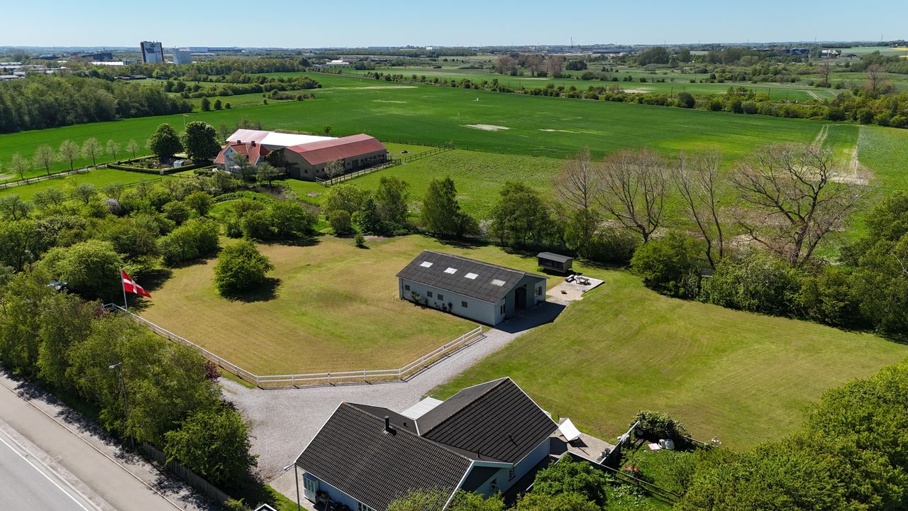 Ejendomsbillede 2 af 40