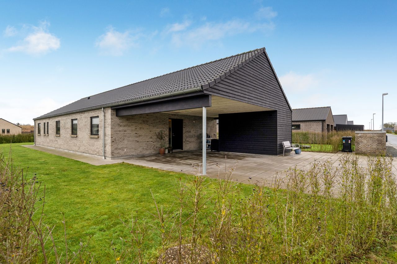 Ejendomsbillede 2 af 35