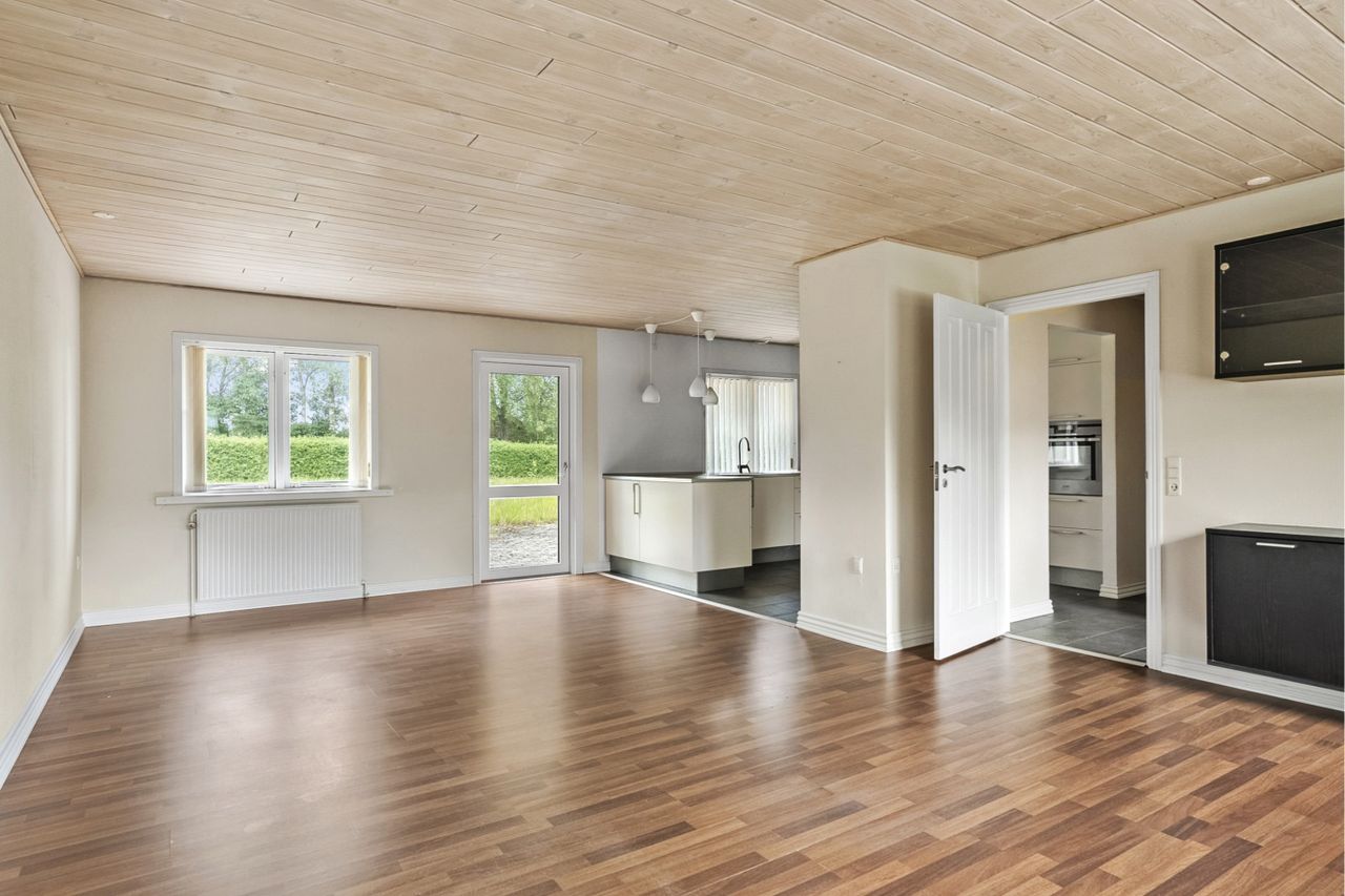 Ejendomsbillede 3 af 14