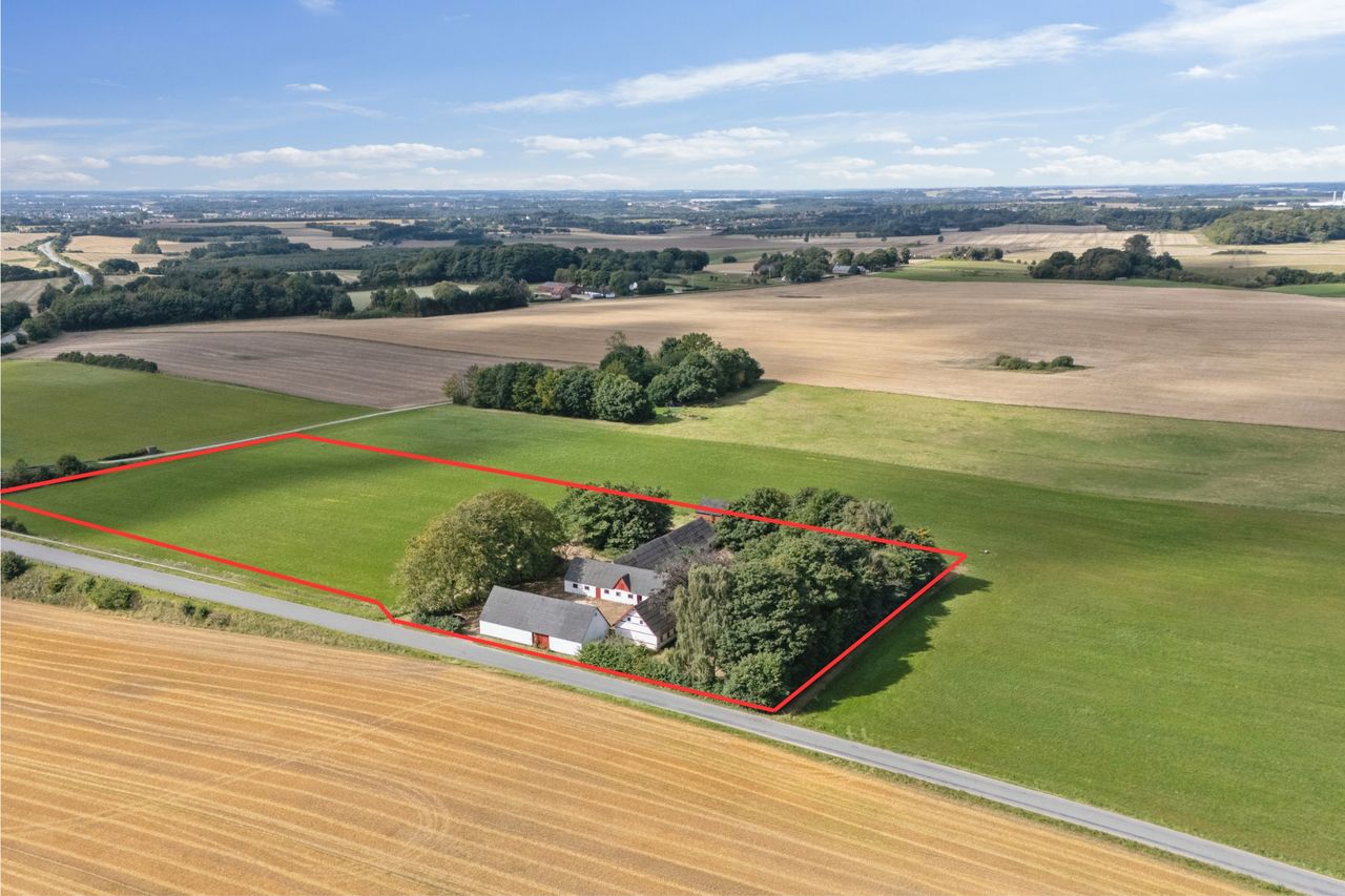 Ejendomsbillede 2 af 17