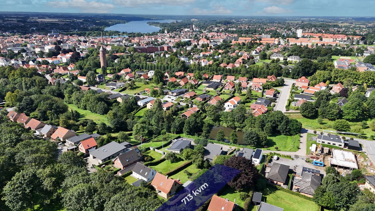 Ejendomsbillede 2 af 3