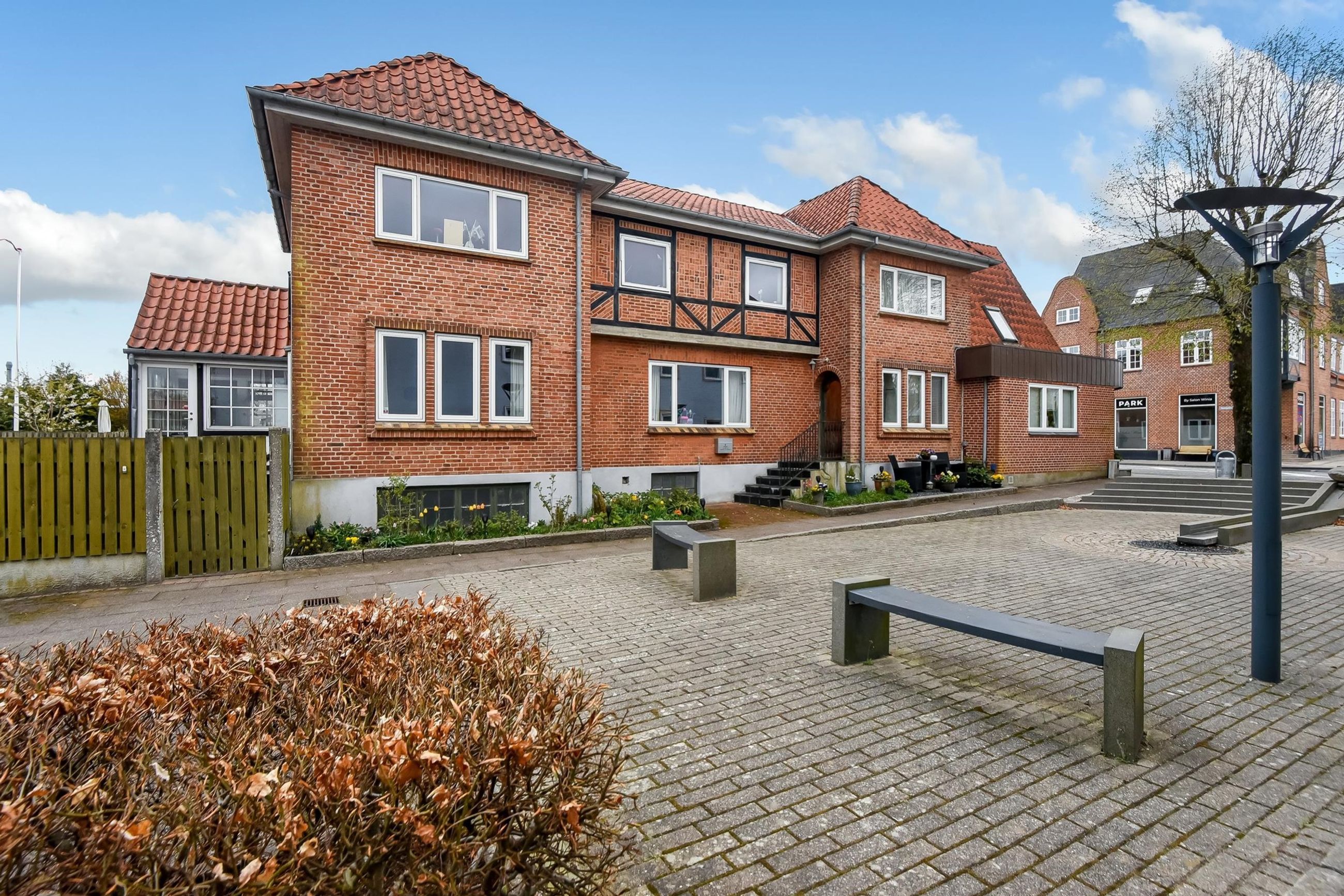 Hovedgaden 19 Erhverv