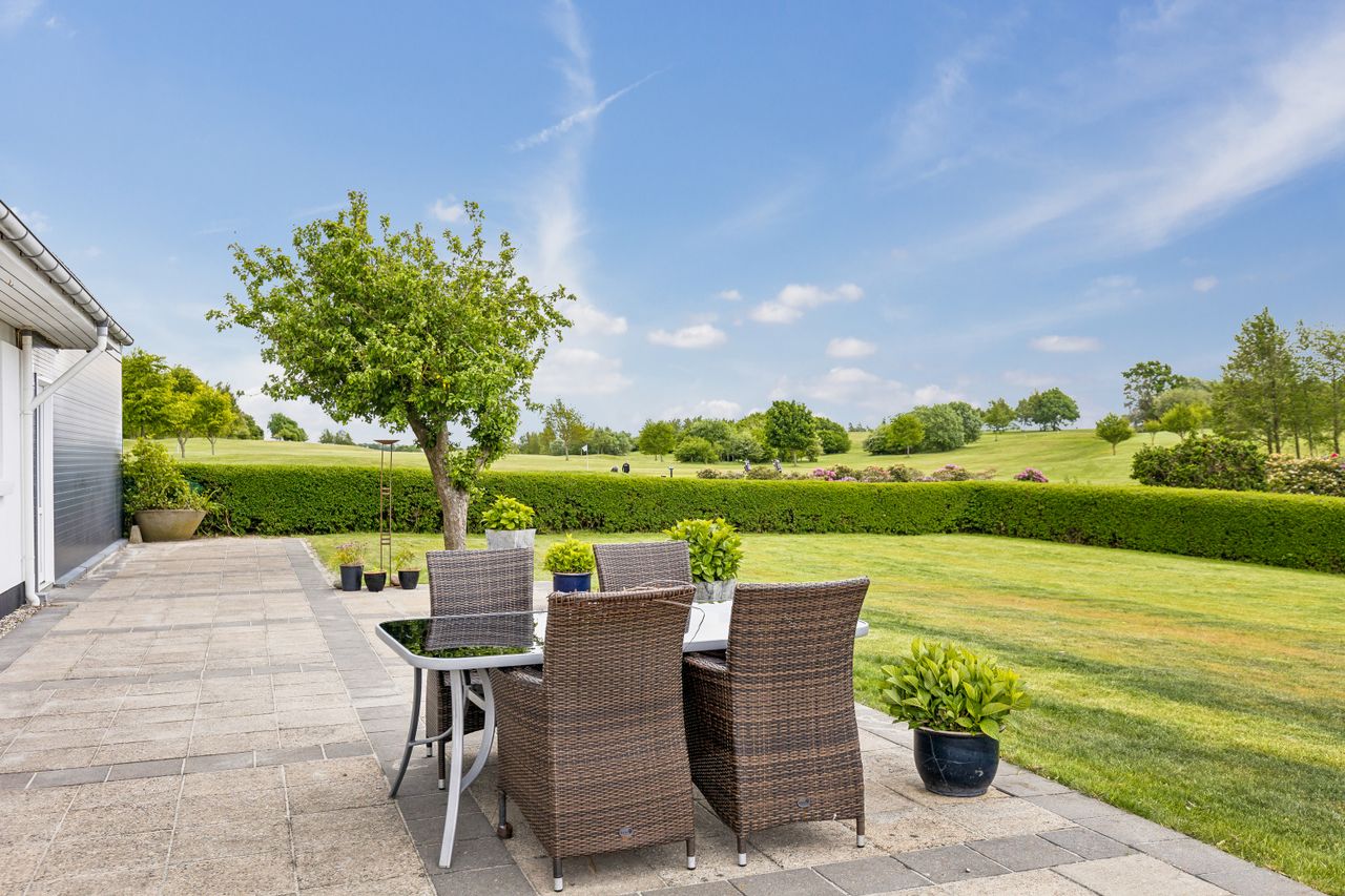 Ejendomsbillede 3 af 27