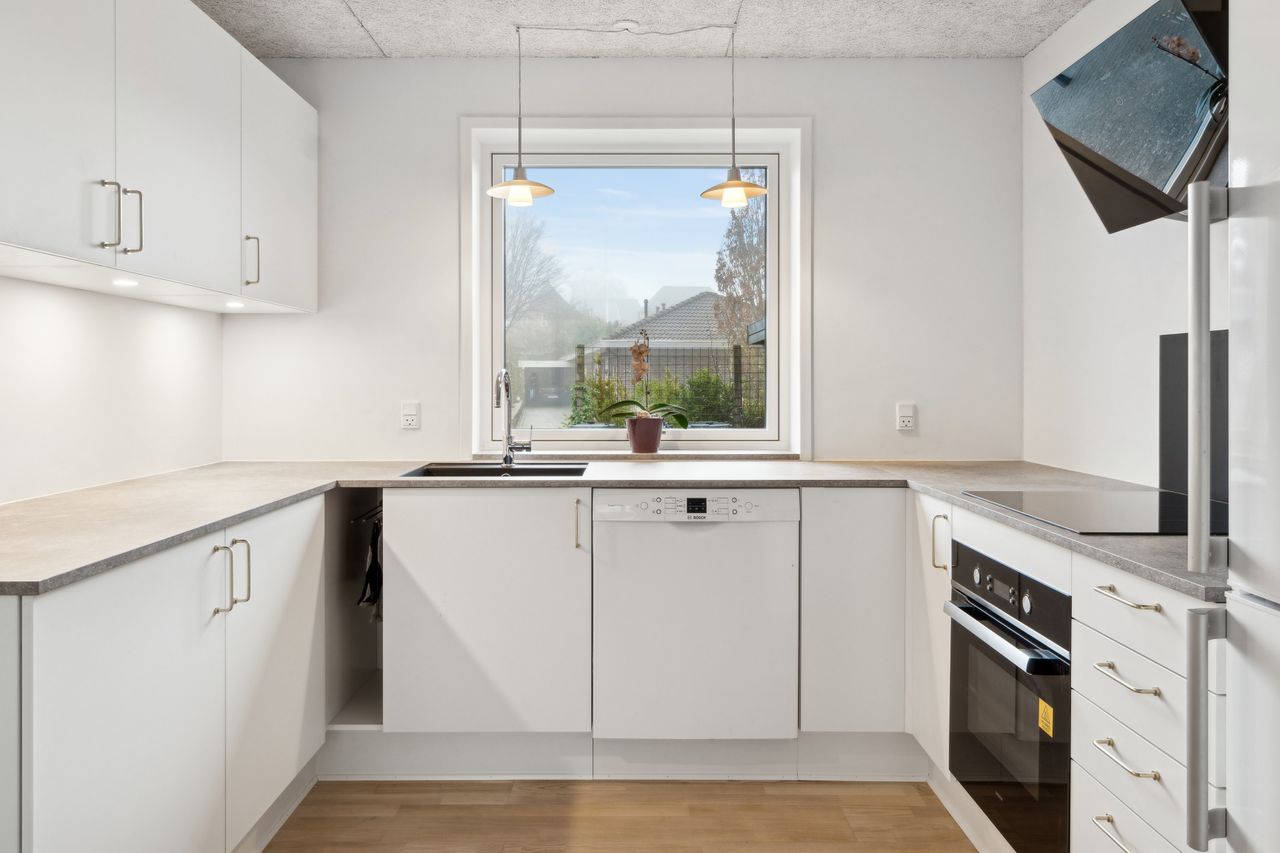 Ejendomsbillede 3 af 17