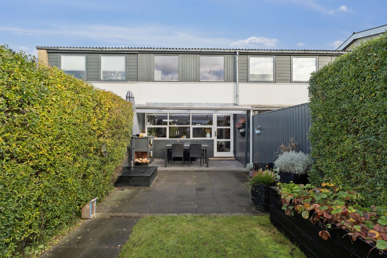 Ejendomsbillede 2 af 25