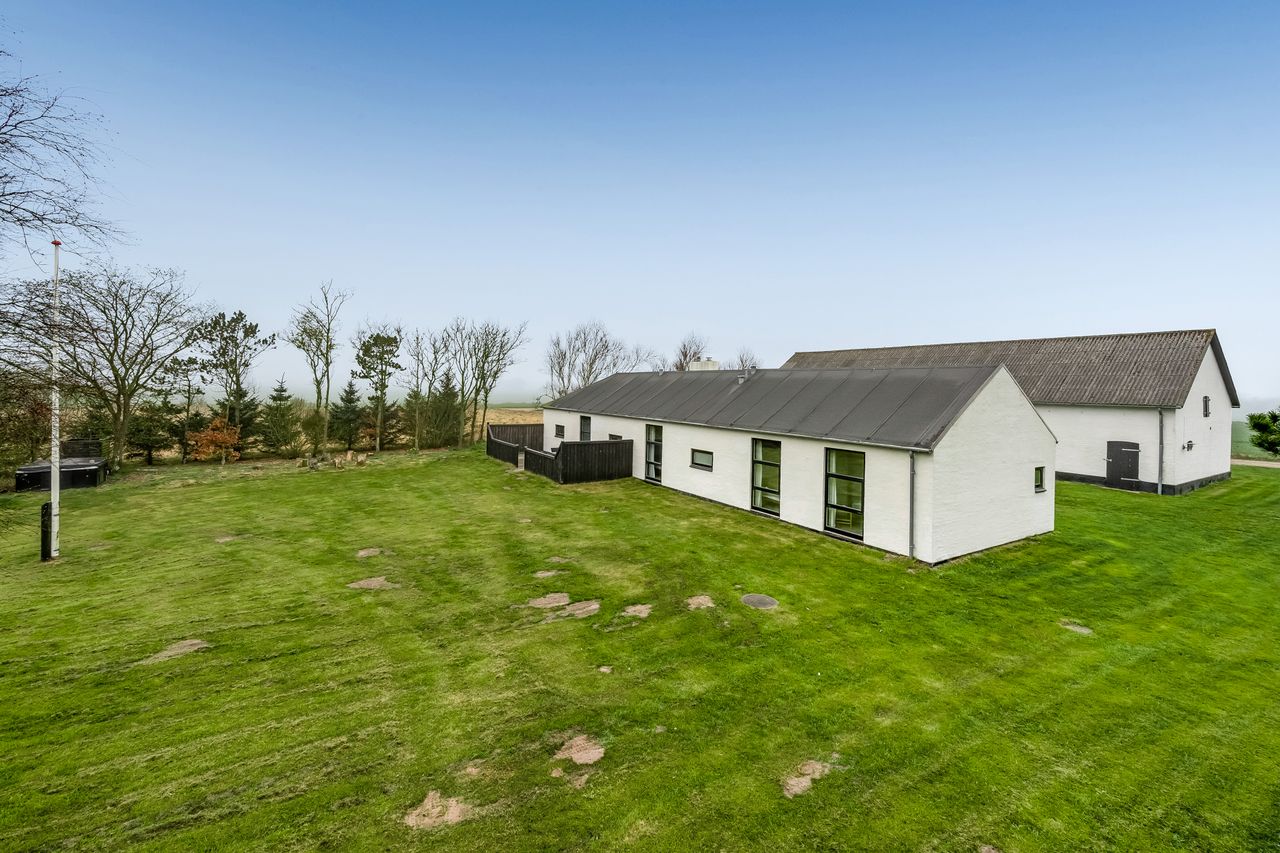 Ejendomsbillede 2 af 27