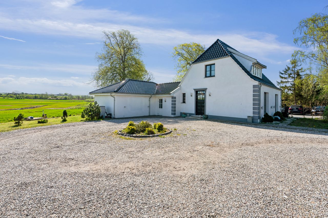 Ejendomsbillede 2 af 35