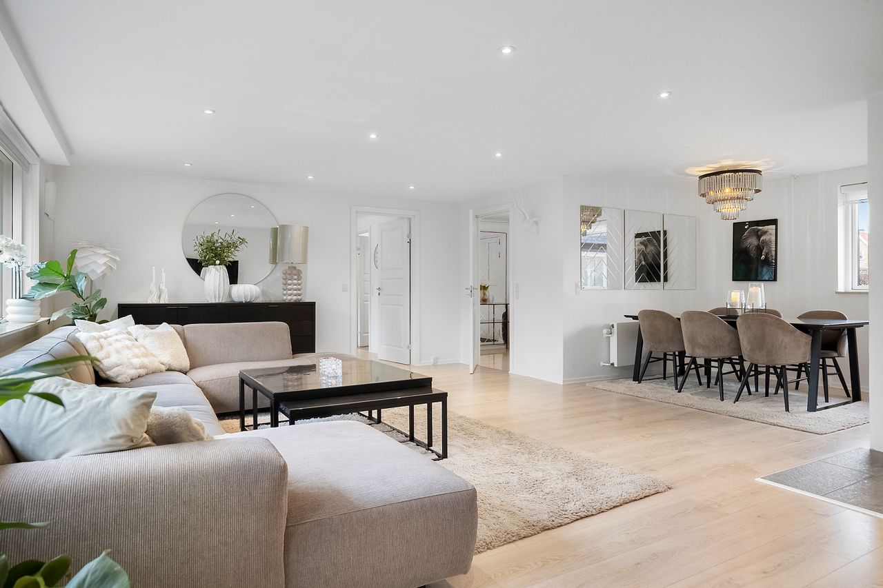 Ejendomsbillede 2 af 27