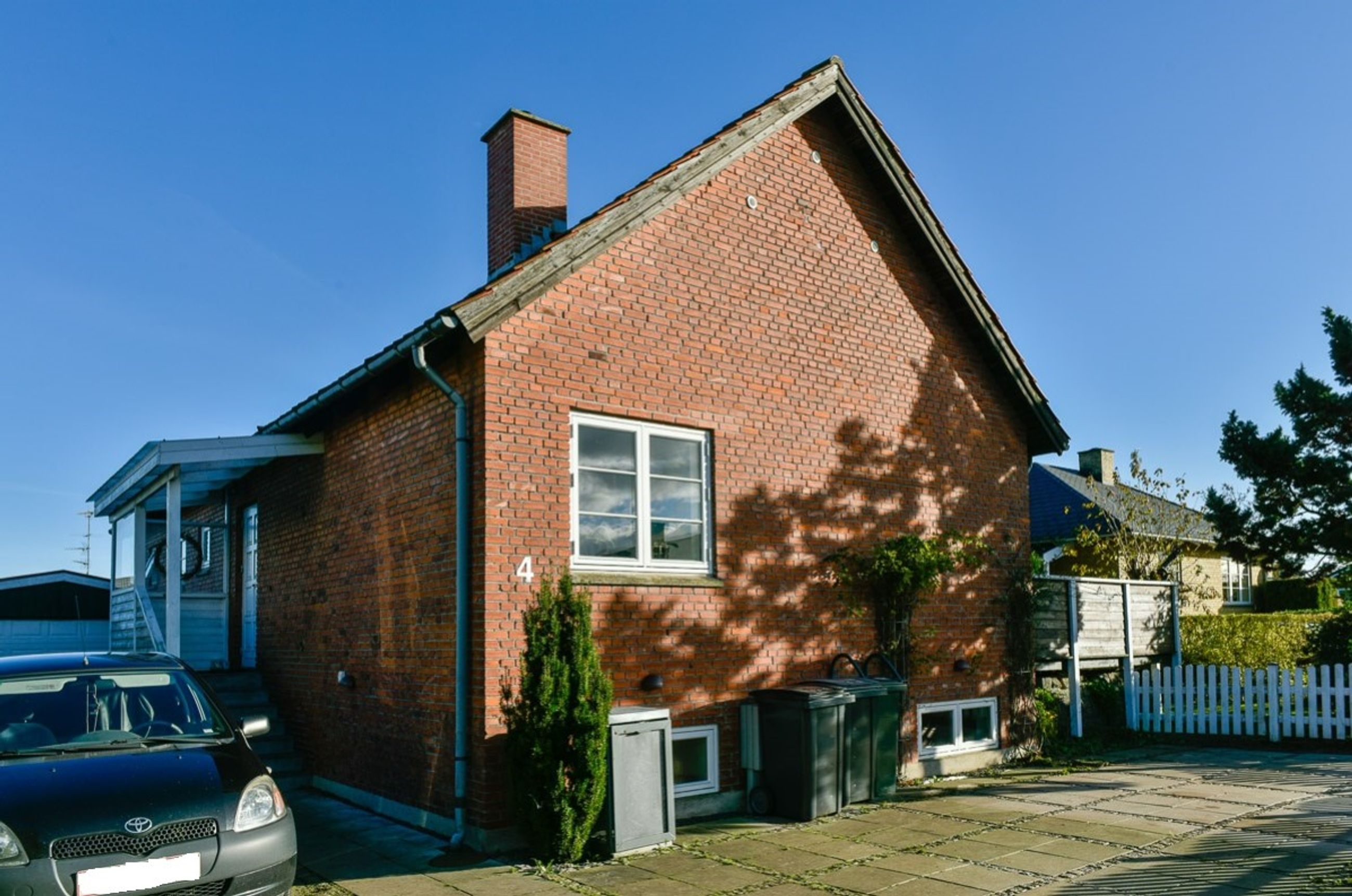 Solsortevej 4 Villa