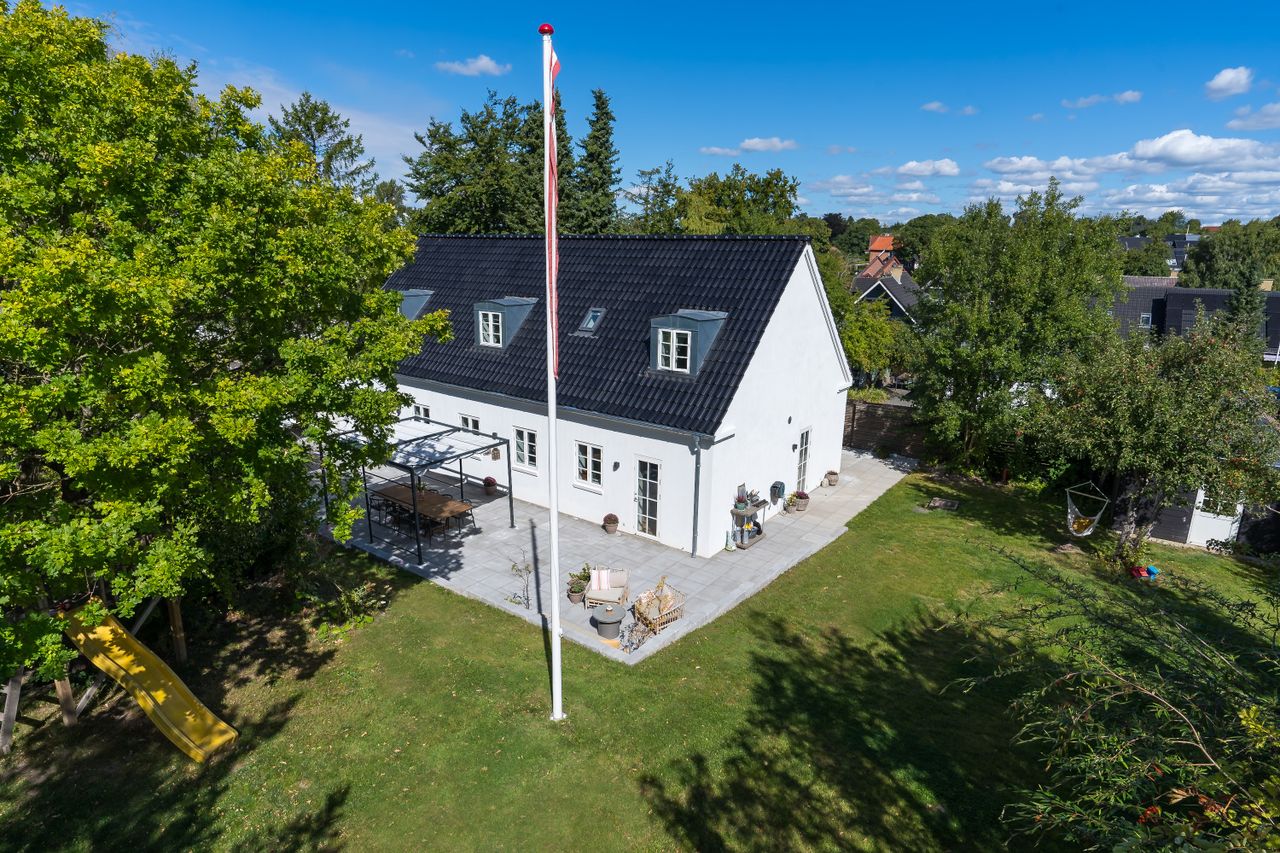 Ejendomsbillede 2 af 47