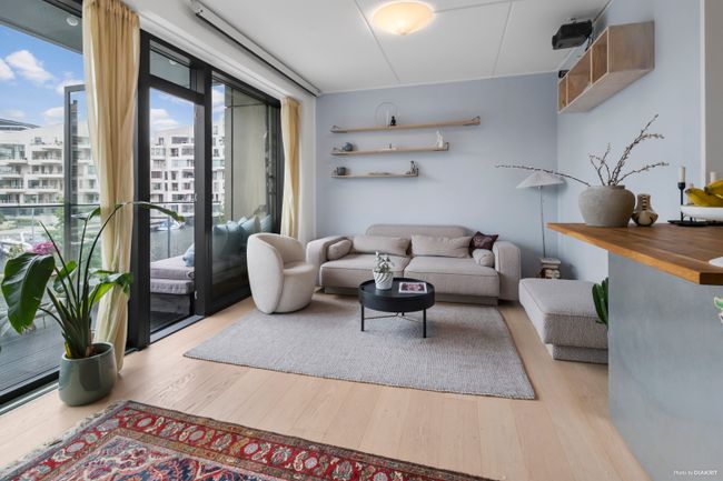 George Marshalls Vej 9, 1. tv