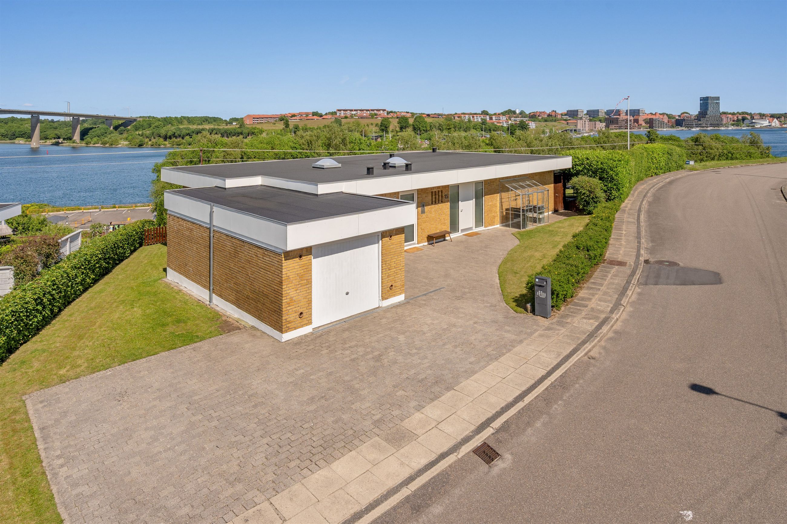 Sundvænget 15,  Villa