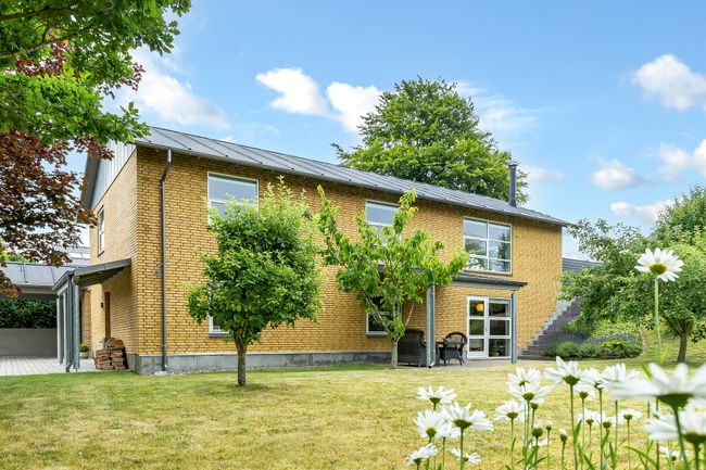 Niels Hansens Vej 11, 