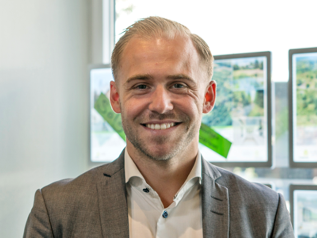 employee image