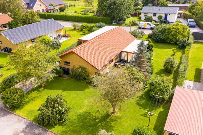 Broby Kirkevej 16,  Villa