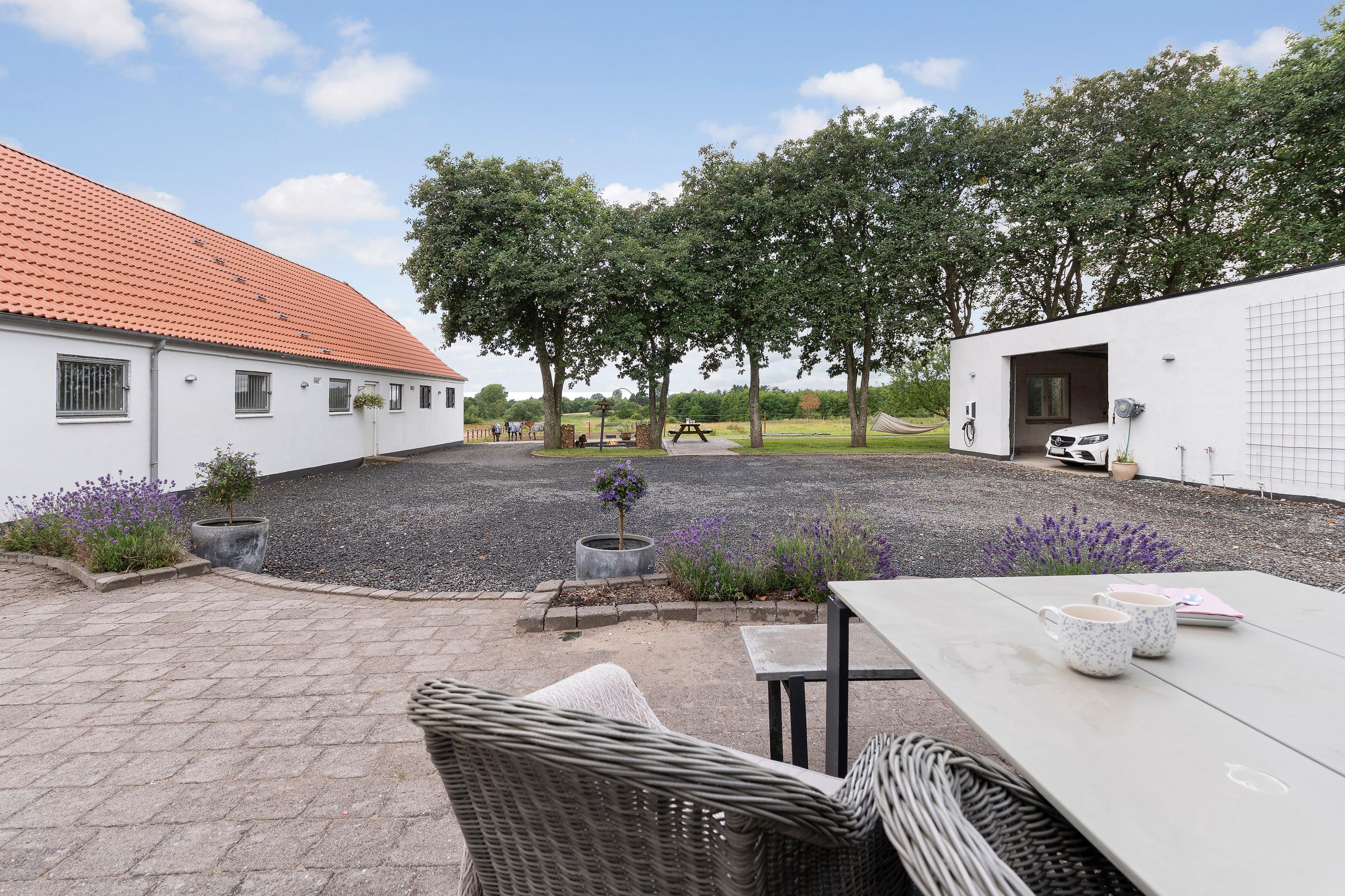 Trønninge Alle 9, Regstrup - Ejendommen