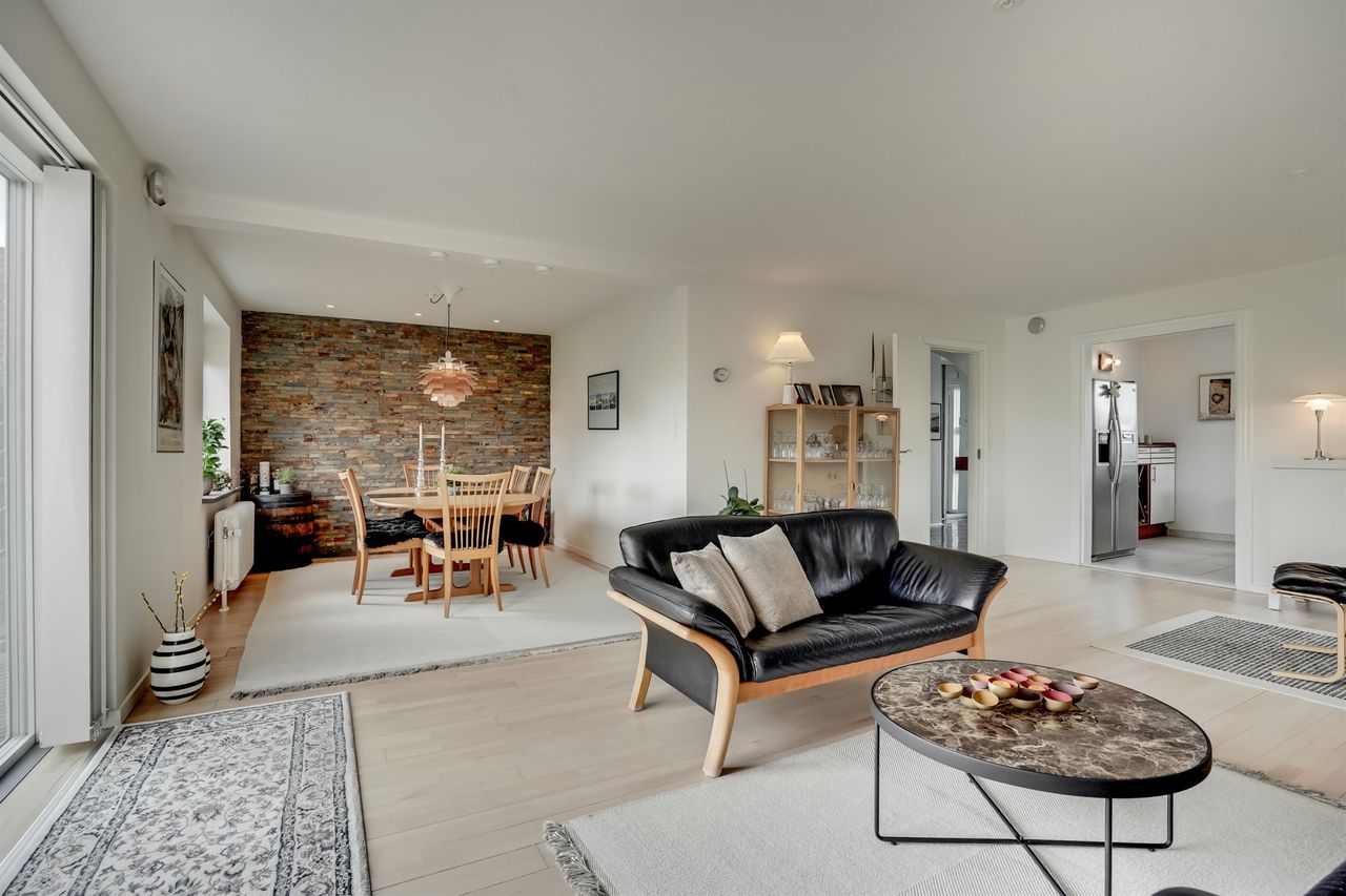 Ejendomsbillede 2 af 30