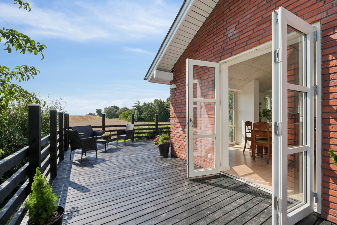 Ejendomsbillede 2 af 30