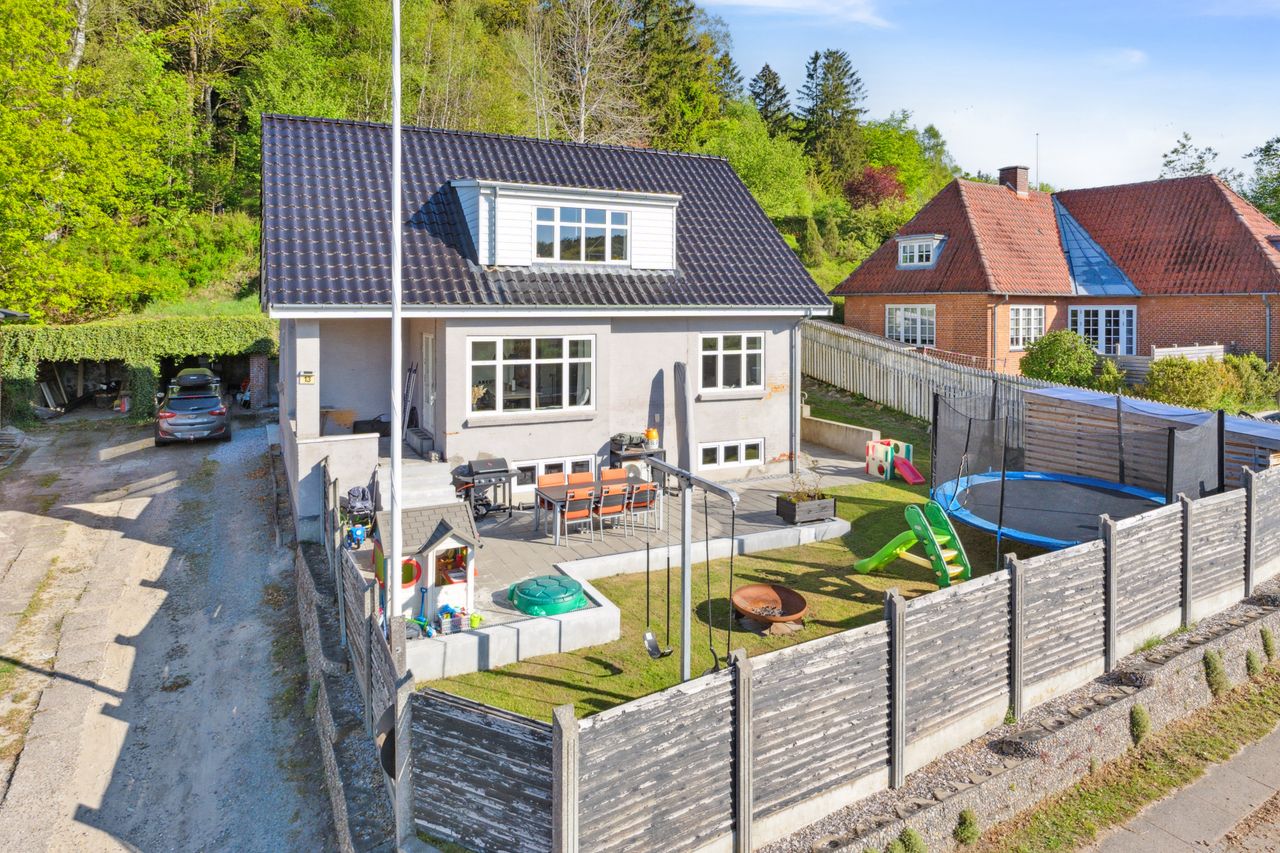 Ejendomsbillede 2 af 30