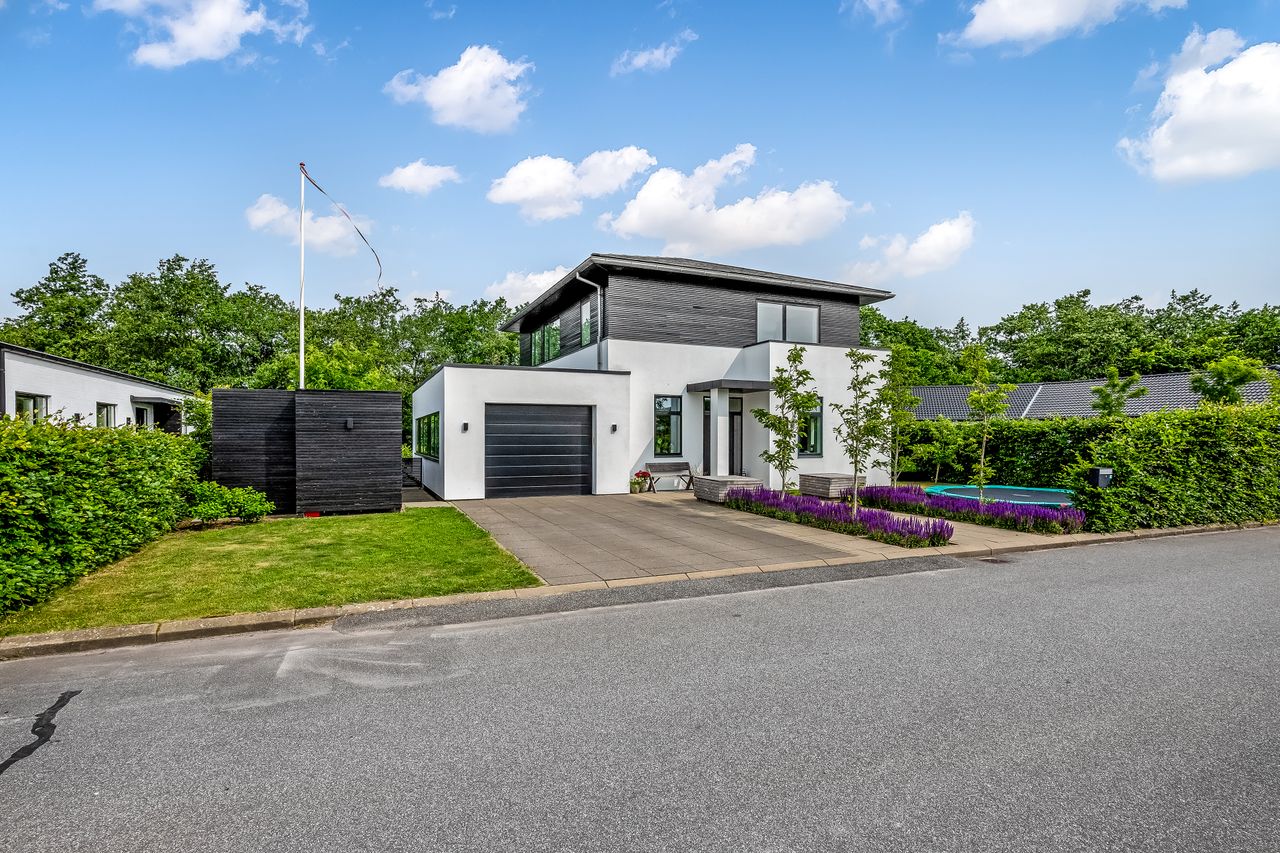 Ejendomsbillede 2 af 41