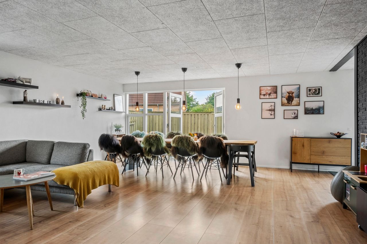 Ejendomsbillede 2 af 23