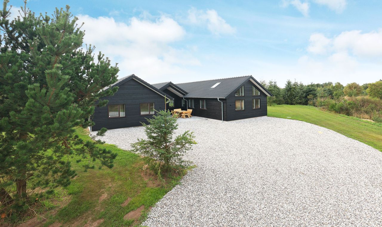 Ejendomsbillede 2 af 33