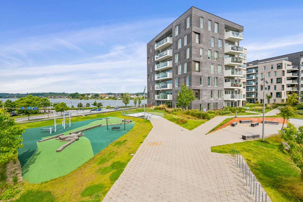 Ejendomsbillede 3 af 24