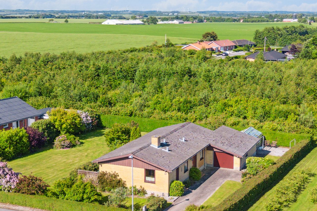 Ejendomsbillede 2 af 19