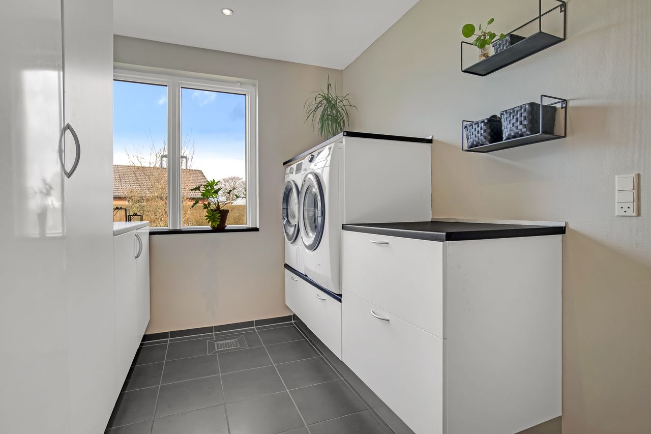 Ejendomsbillede 3 af 24