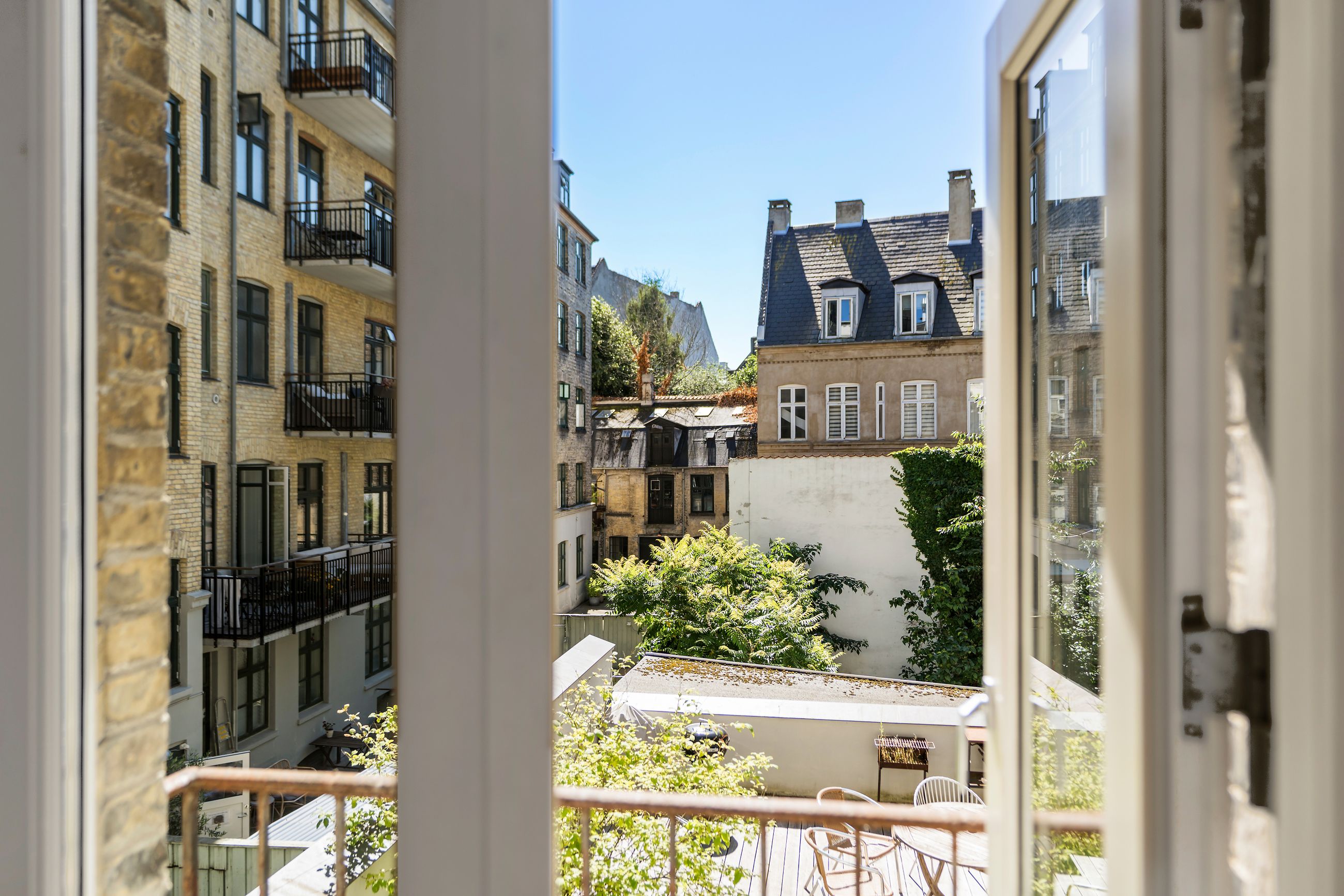 Vesterbrogade 83, 1. th, København V - Ejendommen