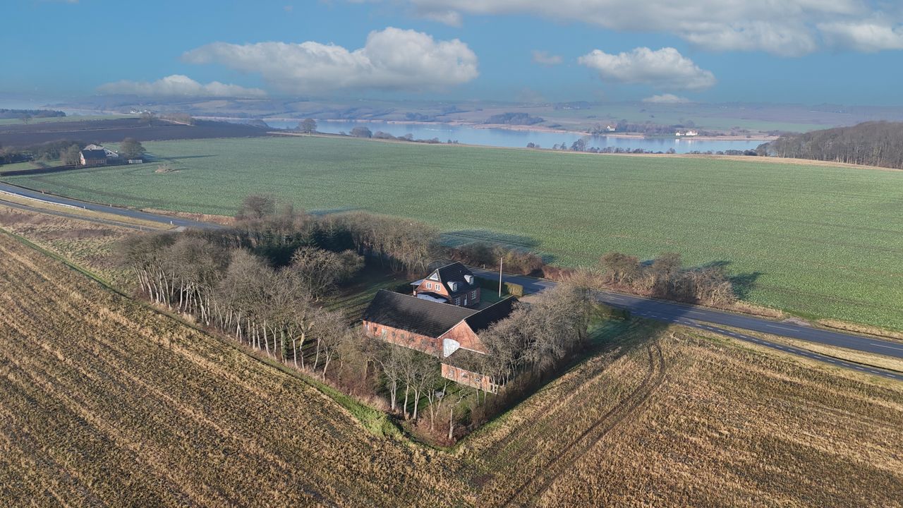 Ejendomsbillede 2 af 27