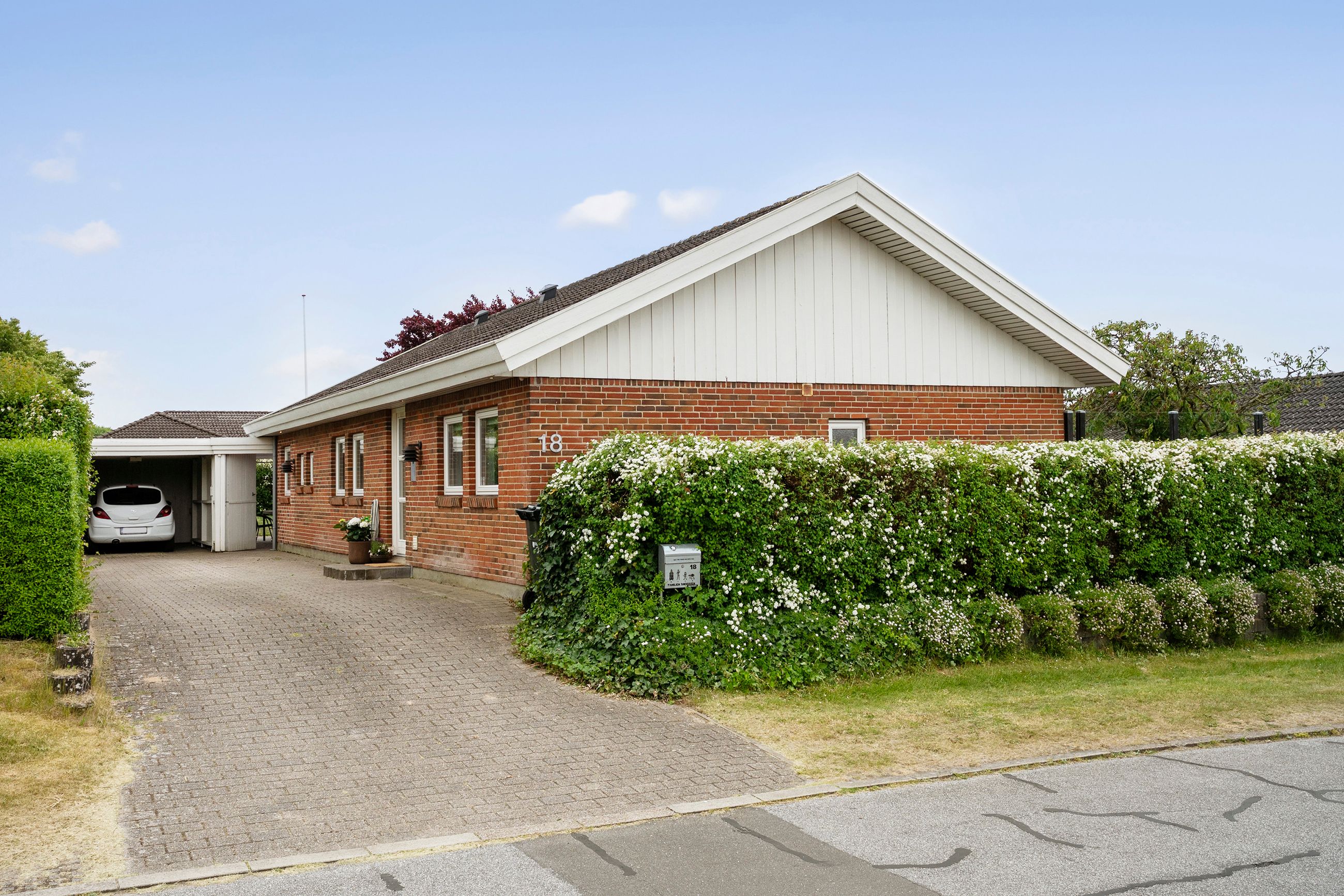 Julivænget 18,  Villa