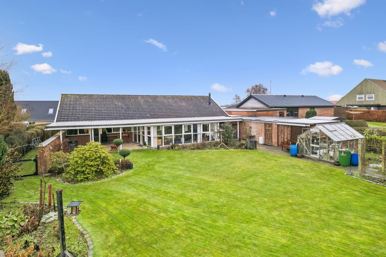 Ejendomsbillede 2 af 15