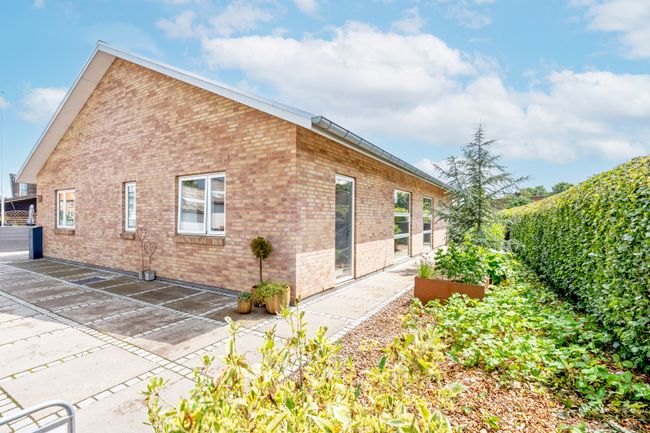 Øsby Nedergade 58,  Villa