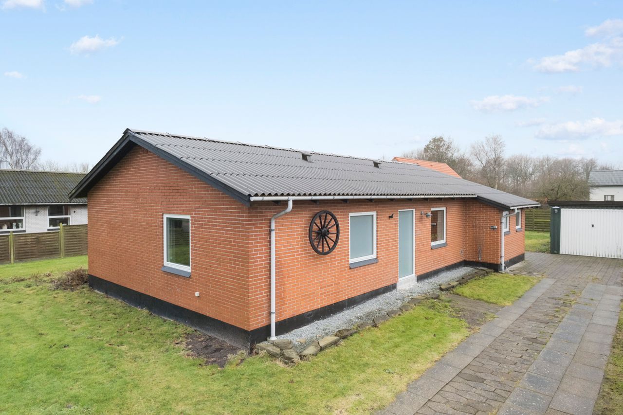 Ejendomsbillede 2 af 13