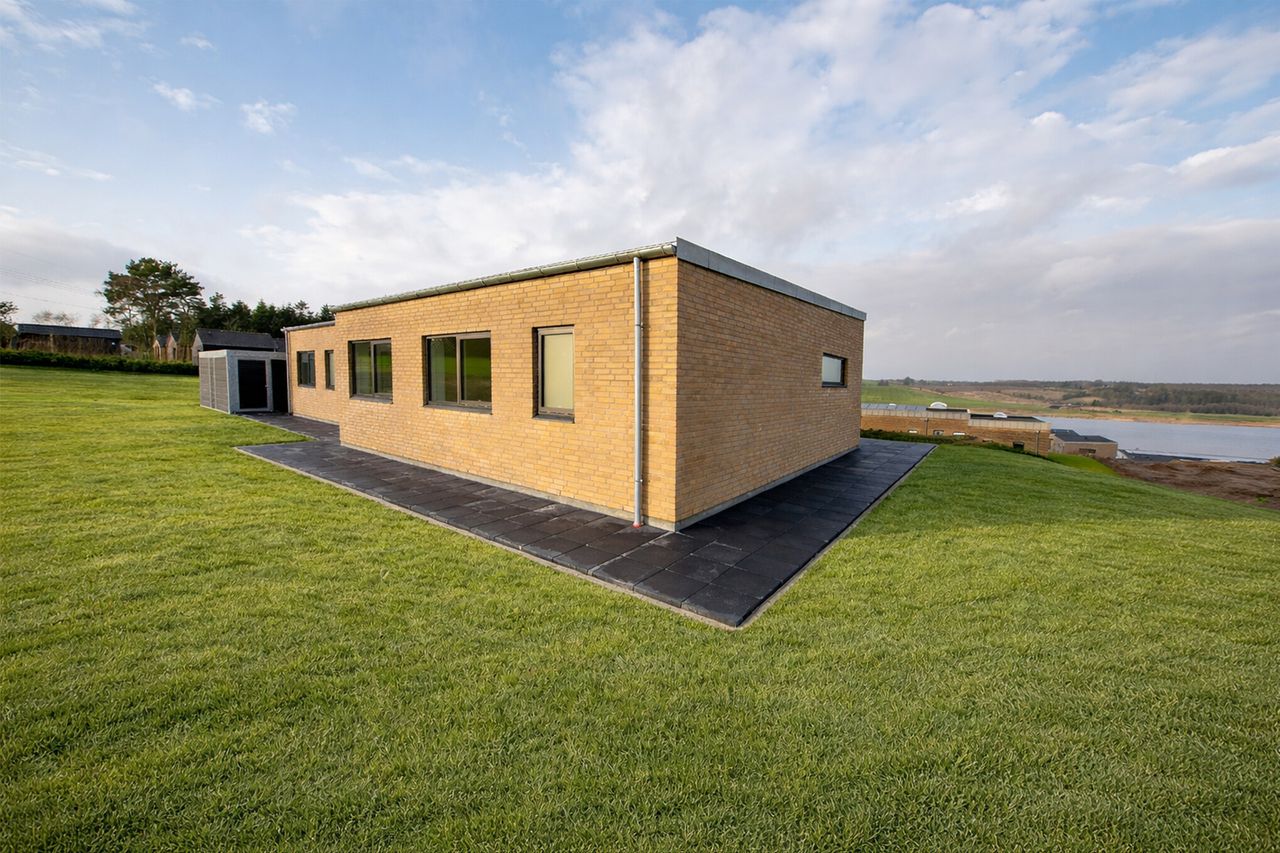 Ejendomsbillede 2 af 17