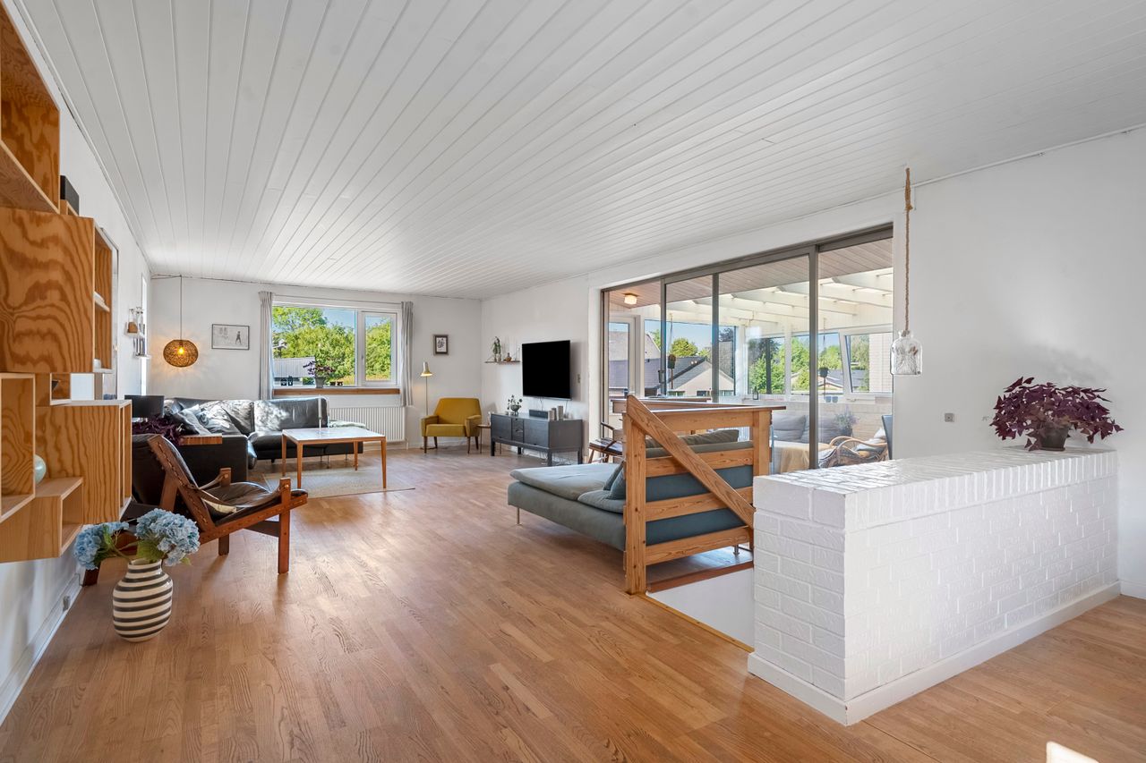 Ejendomsbillede 2 af 28