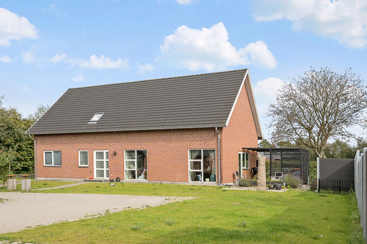 Ejendomsbillede 3 af 25