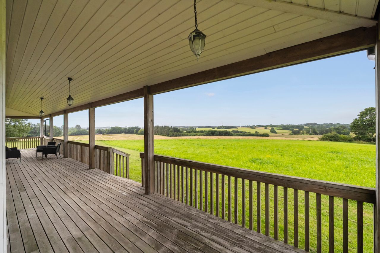 Ejendomsbillede 3 af 16