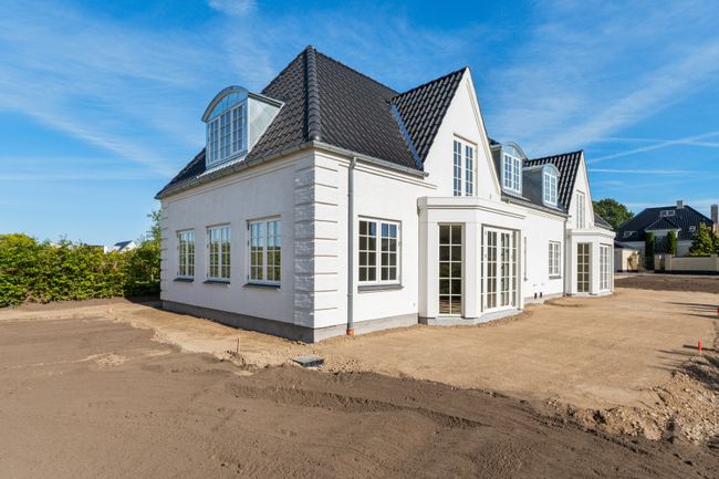 Gl Strandvej 49,  Villa